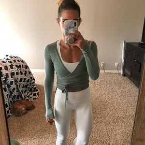 Lululemon size 2 heart opener wrap